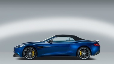 Aston Martin Vanquish Volante - bleue - profil gauche capote fermée