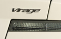 Aston Martin Virage blanc logo Virage