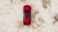 Rolls Royce Cullinan rouge vue du dessus