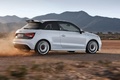 Audi A1 Quattro blanc 3/4 arrière droit filé 2