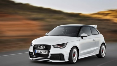 Audi A1 Quattro blanc 3/4 avant gauche travelling 2