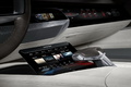 Audi Prologue Concept - Gris - Détail habitacle, tablette tactile