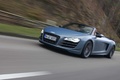 Audi R8 GT Spyder bleu mate 3/4 avant gauche travelling penché 4