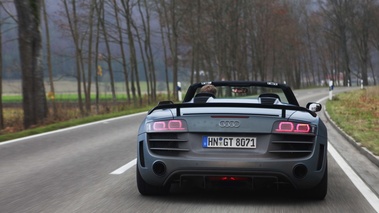 Audi R8 GT Spyder bleu mate face arrière travelling