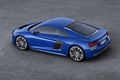 Audi R8 MY2015 e-Tron bleu 3/4 arrière gauche vue de haut