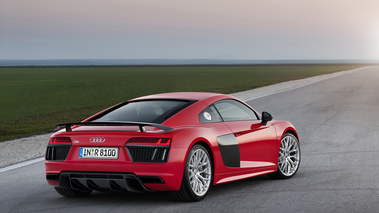 Audi R8 MY2015 V10 Plus rouge 3/4 arrière droit