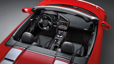 Audi R8 Spyder 2013 - rouge - habitacle, supérieur