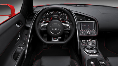 Audi R8 Spyder 2013 - rouge - habitacle