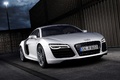 Audi R8 V10 MkII blanc 3/4 avant droit penché