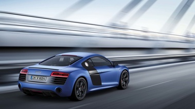 Audi R8 V10 Plus bleu mate 3/4 arrière droit travelling