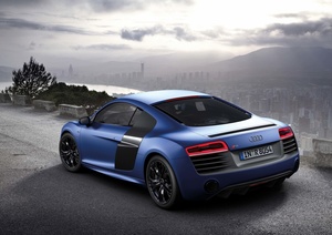 Audi R8 V10 Plus bleu mate vue de 3/4 arrière gauche