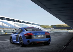 Audi R8 V10 Plus bleu mate vue de 3/4 arrière gauche