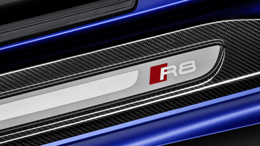 Audi R8 V10 Plus bleu mate logo pas de porte