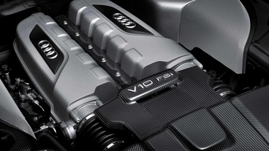 Audi R8 V10 Plus bleu mate moteur