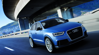 Audi RS Q3 Concept 3/4 avant droit travelling penché