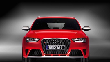 Audi RS4 Avant rouge face avant