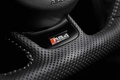 Audi RS4 Avant rouge logo volant