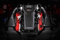 Audi RS4 Avant rouge moteur