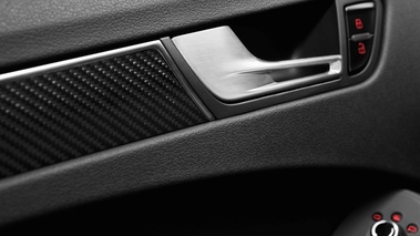 Audi RS4 Avant rouge poignée de porte