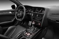Audi RS4 Avant rouge tableau de bord 2