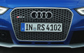 Audi RS4 bleu calandre