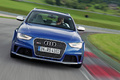 Audi RS4 bleu face avant travelling penché 3