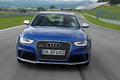 Audi RS4 bleu face avant travelling 