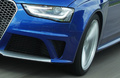 Audi RS4 bleu phare avant travelling
