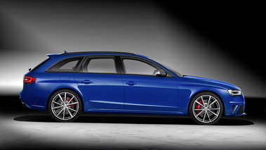 Audi RS4 Nogaro Selection - bleue - profil droit