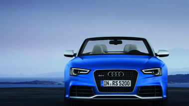 Audi RS5 Cabriolet bleu face avant