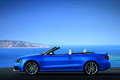 Audi RS5 Cabriolet bleu profil