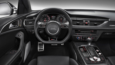 Audi RS6 Avant 2013 - rouge - tableau de bord