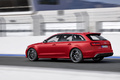 Audi RS6 Avant rouge 3/4 arrière gauche travelling