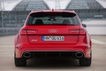 Audi RS6 Avant rouge face arrière