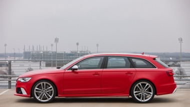 Audi RS6 Avant rouge profil