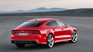 Audi RS7 2014 - rouge - 3/4 arrière droit