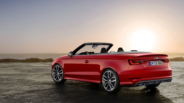 Audi S3 Cabrio - rouge - 3/4 arrière gauche