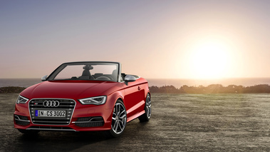 Audi S3 Cabrio - rouge - avant gauche