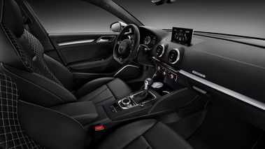 Audi S3 Sportback 2013 - rouge - habitacle