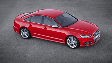 Audi S6 2015 - Rouge - 3/4 avant supérieur droit