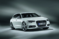 Audi S6 V8 Avant blanc 3/4 avant droit penché