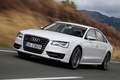 Audi S8 blanc 3/4 avant gauche travelling penché 2