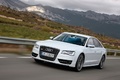 Audi S8 blanc 3/4 avant gauche travelling penché 3