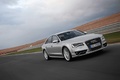 Audi S8 gris 3/4 avant droit travelling penché 2