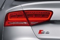 Audi S8 gris feux arrière 2