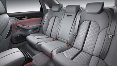 Audi S8 gris places arrière
