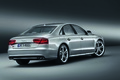 Audi S8 V8 gris 3/4 arrière droit penché