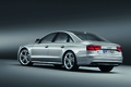 Audi S8 V8 gris 3/4 arrière gauche penché