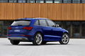 Audi SQ5 TFSI bleu 3/4 arrière droit