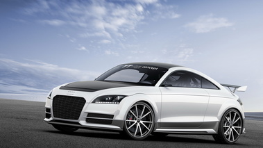 Audi TT Ultra Quattro Concept - blanc - 3/4 avant gauche